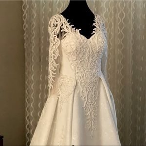 Bridal dress, size(4-8), off white, Turkey